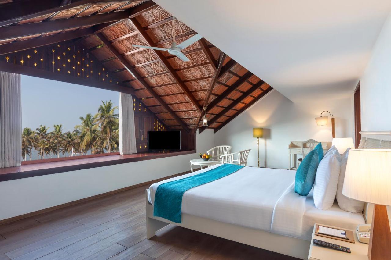 Estuary Sarovar Portico Poovar Exterior foto