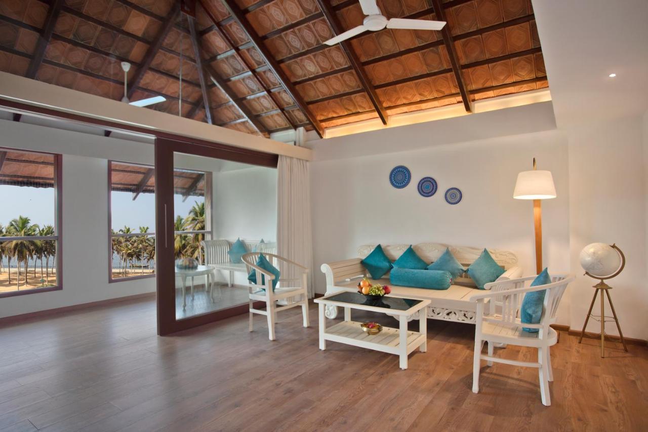 Estuary Sarovar Portico Poovar Exterior foto