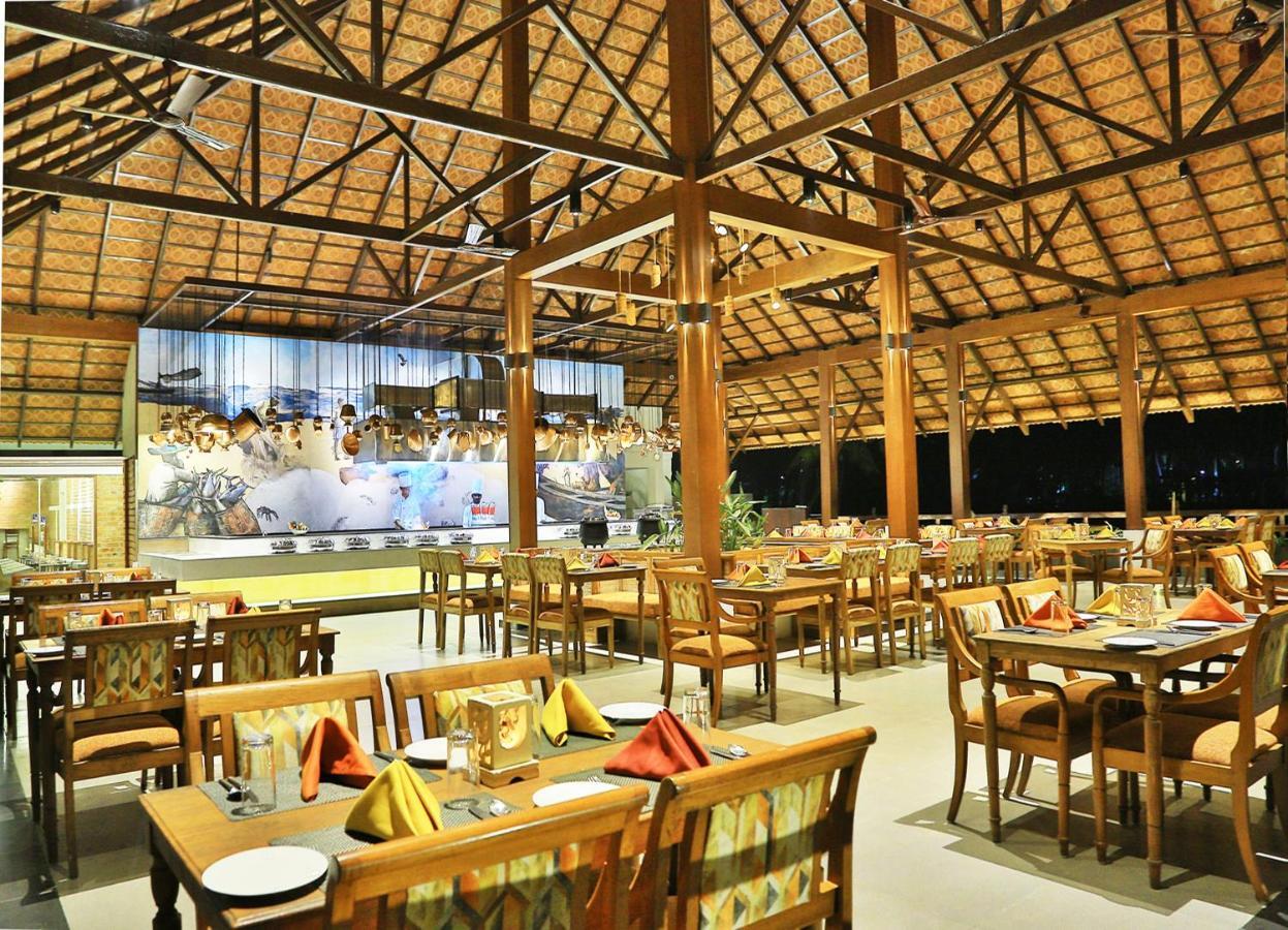 Estuary Sarovar Portico Poovar Exterior foto